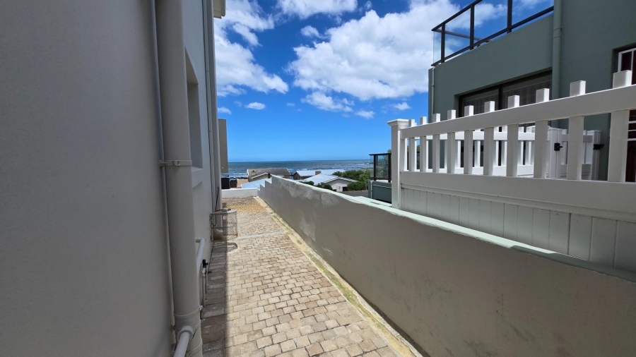 6 Bedroom Property for Sale in Franskraal Western Cape